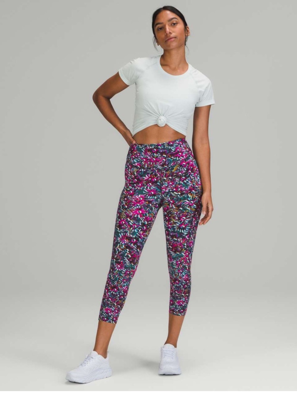 LULULEMON Floral Print crop Leggings in Pink, Teal & Black 2